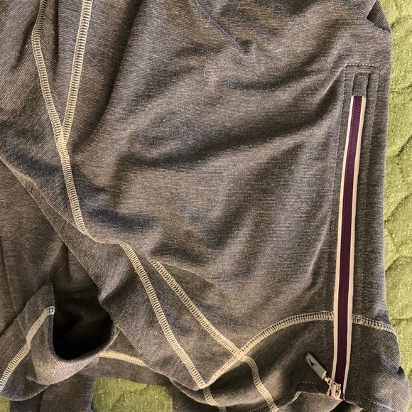 Tommy Bahama Men’s Quarterzip - Picture 3 of 3